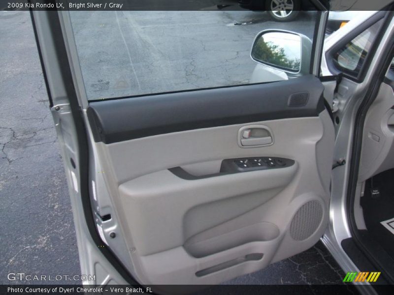 Bright Silver / Gray 2009 Kia Rondo LX