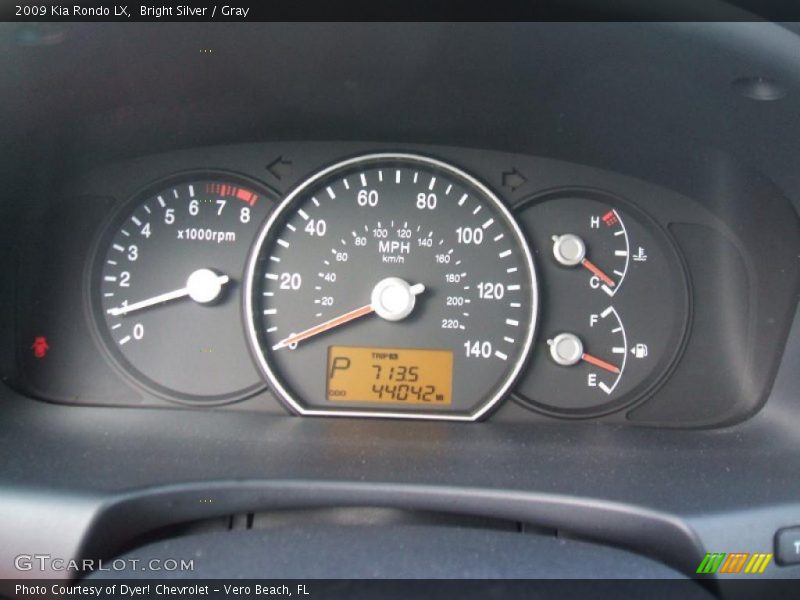 Bright Silver / Gray 2009 Kia Rondo LX