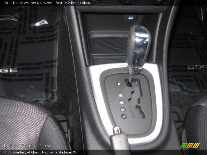 Redline 2 Pearl / Black 2011 Dodge Avenger Mainstreet