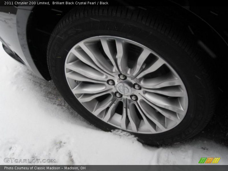 Brilliant Black Crystal Pearl / Black 2011 Chrysler 200 Limited