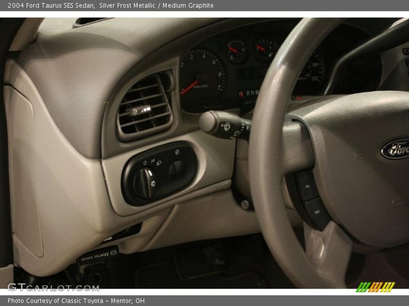 Silver Frost Metallic / Medium Graphite 2004 Ford Taurus SES Sedan