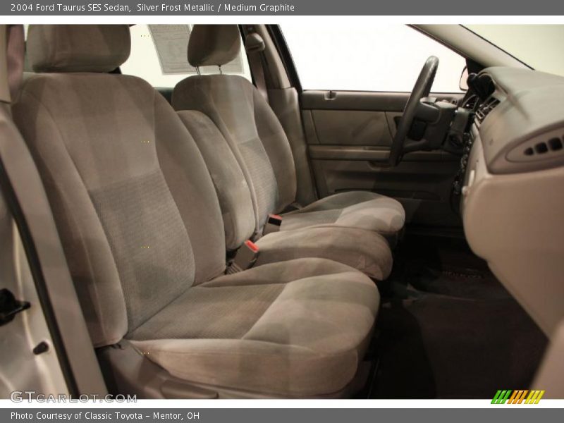 Silver Frost Metallic / Medium Graphite 2004 Ford Taurus SES Sedan