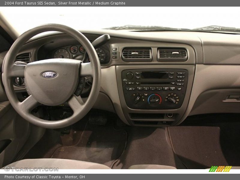 Silver Frost Metallic / Medium Graphite 2004 Ford Taurus SES Sedan