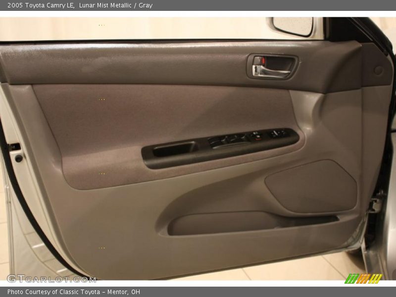 Lunar Mist Metallic / Gray 2005 Toyota Camry LE