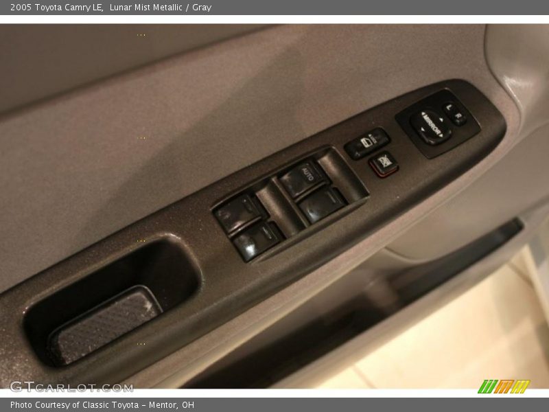 Lunar Mist Metallic / Gray 2005 Toyota Camry LE