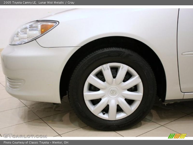 Lunar Mist Metallic / Gray 2005 Toyota Camry LE