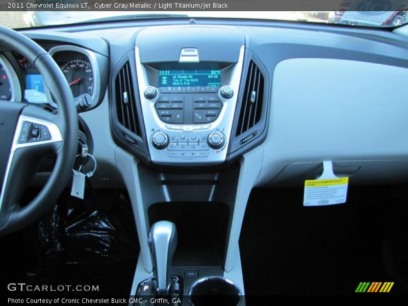 Cyber Gray Metallic / Light Titanium/Jet Black 2011 Chevrolet Equinox LT
