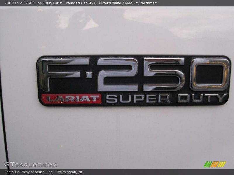  2000 F250 Super Duty Lariat Extended Cab 4x4 Logo