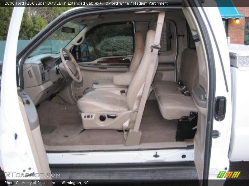 Oxford White / Medium Parchment 2000 Ford F250 Super Duty Lariat Extended Cab 4x4