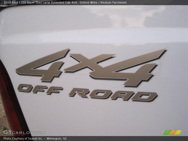  2000 F250 Super Duty Lariat Extended Cab 4x4 Logo