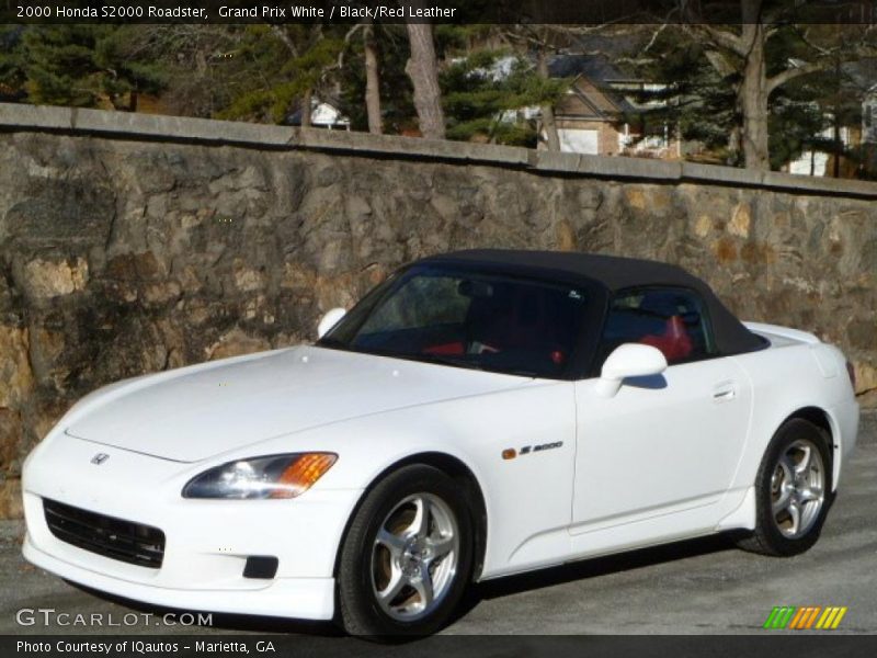 Front 3/4 View of 2000 S2000 Roadster