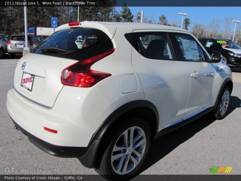 White Pearl / Black/Silver Trim 2011 Nissan Juke S