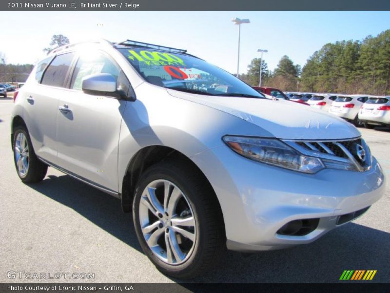 Front 3/4 View of 2011 Murano LE