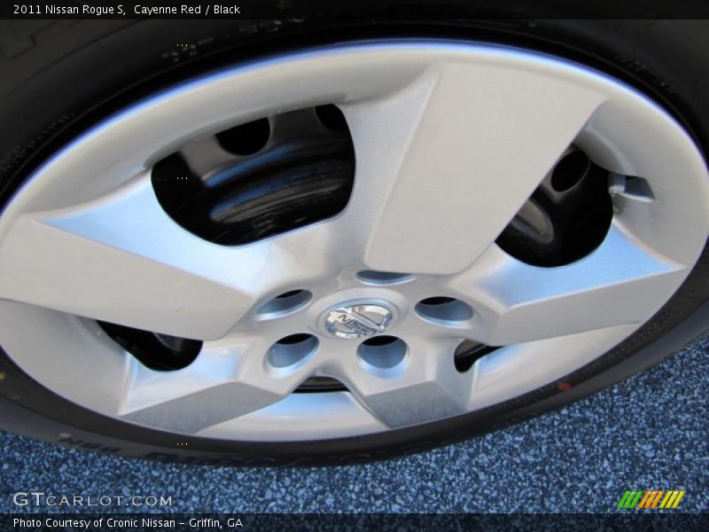 Cayenne Red / Black 2011 Nissan Rogue S