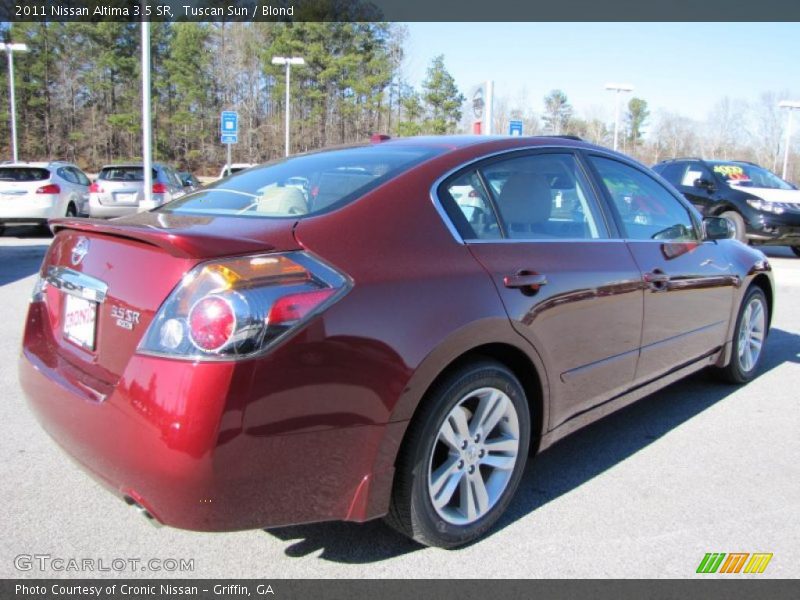 Tuscan Sun / Blond 2011 Nissan Altima 3.5 SR