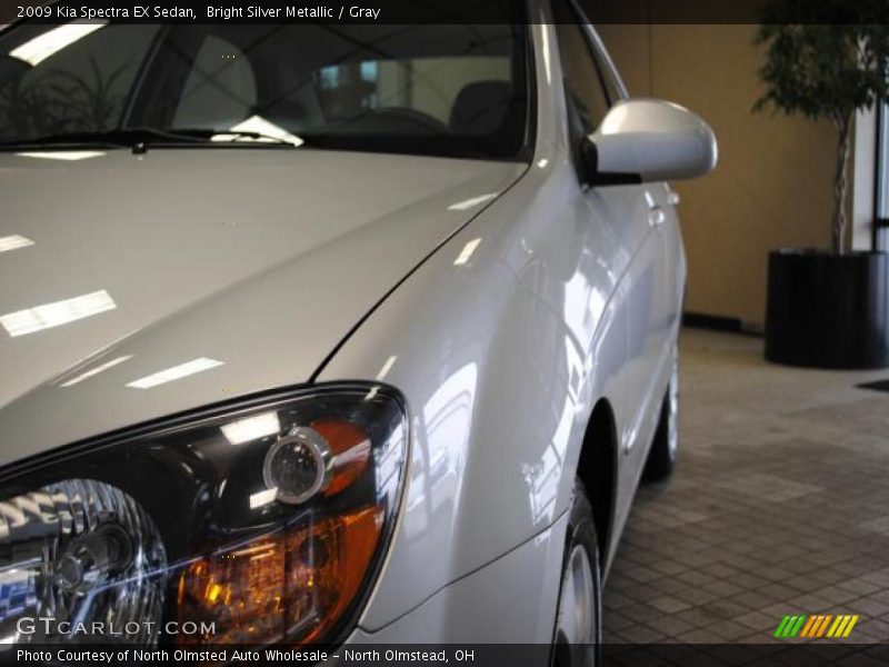 Bright Silver Metallic / Gray 2009 Kia Spectra EX Sedan