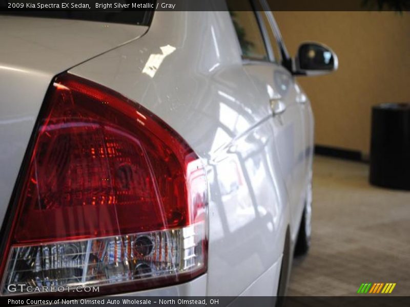 Bright Silver Metallic / Gray 2009 Kia Spectra EX Sedan