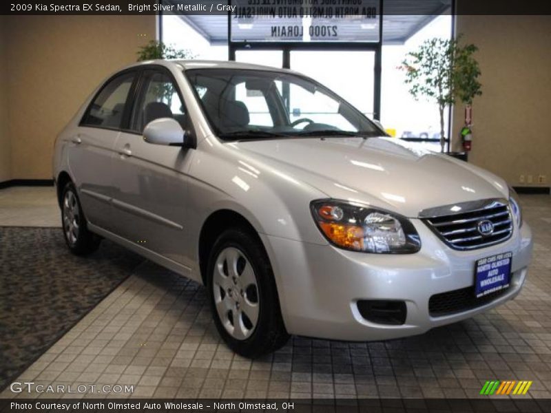 Bright Silver Metallic / Gray 2009 Kia Spectra EX Sedan