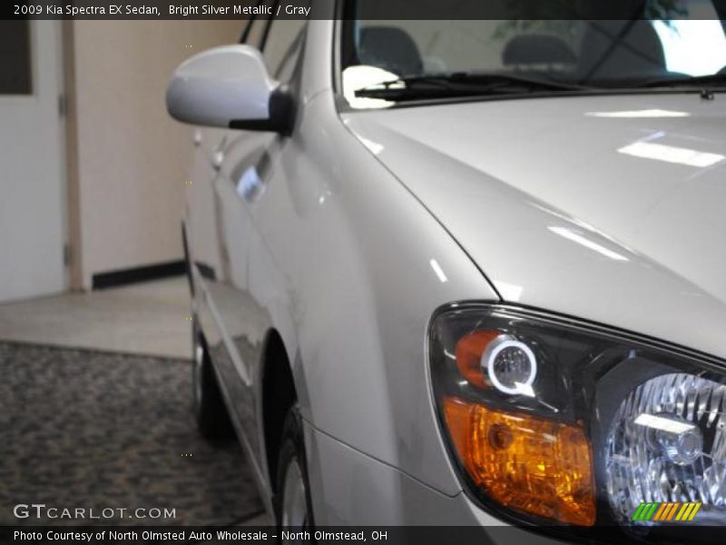 Bright Silver Metallic / Gray 2009 Kia Spectra EX Sedan
