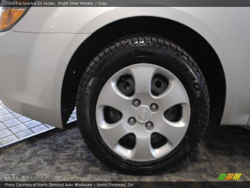 Bright Silver Metallic / Gray 2009 Kia Spectra EX Sedan