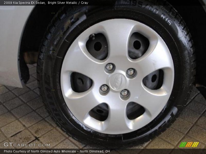 Bright Silver Metallic / Gray 2009 Kia Spectra EX Sedan