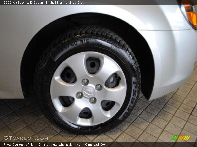 Bright Silver Metallic / Gray 2009 Kia Spectra EX Sedan