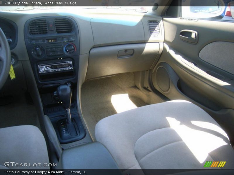 White Pearl / Beige 2000 Hyundai Sonata