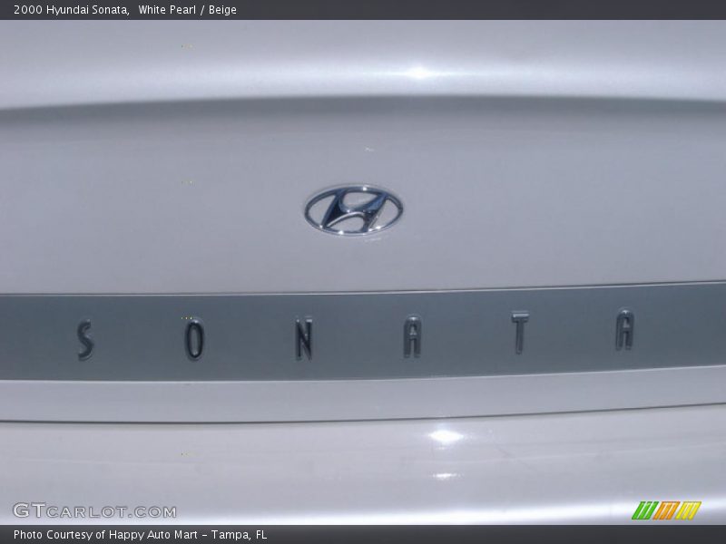 White Pearl / Beige 2000 Hyundai Sonata