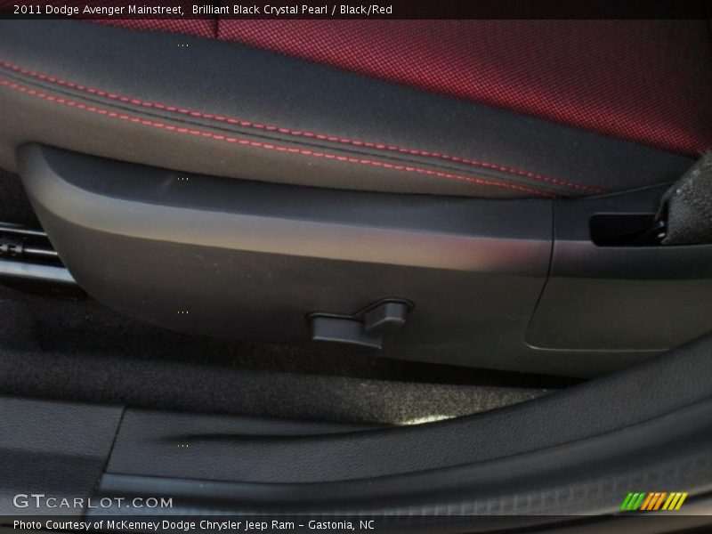 Brilliant Black Crystal Pearl / Black/Red 2011 Dodge Avenger Mainstreet