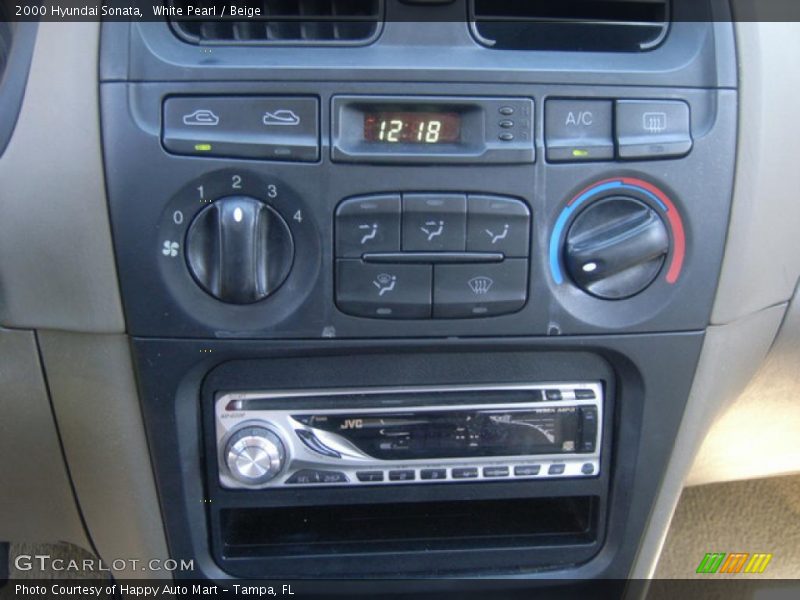 White Pearl / Beige 2000 Hyundai Sonata