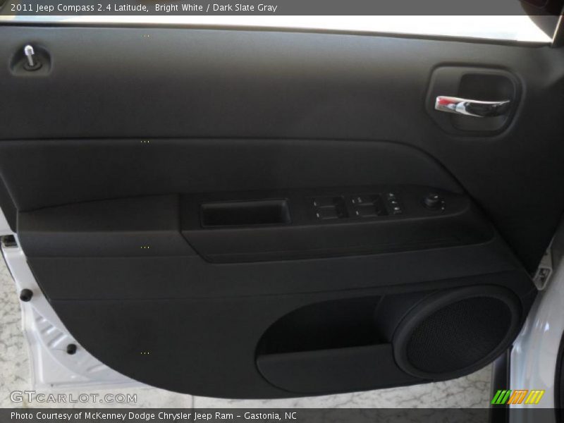 Bright White / Dark Slate Gray 2011 Jeep Compass 2.4 Latitude