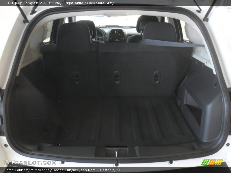 Bright White / Dark Slate Gray 2011 Jeep Compass 2.4 Latitude