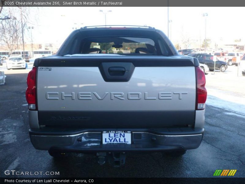 Silver Birch Metallic / Tan/Neutral 2005 Chevrolet Avalanche Z66