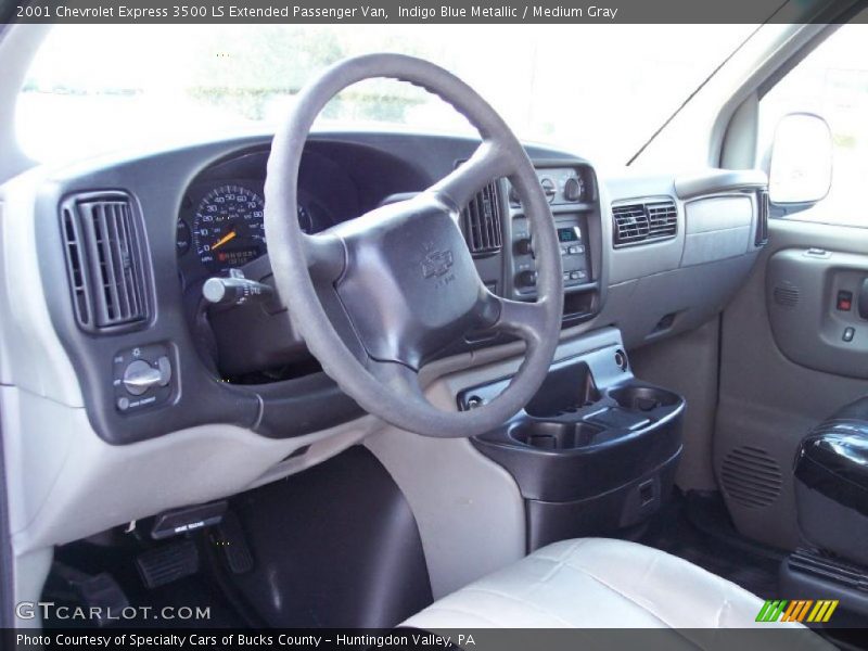 Dashboard of 2001 Express 3500 LS Extended Passenger Van