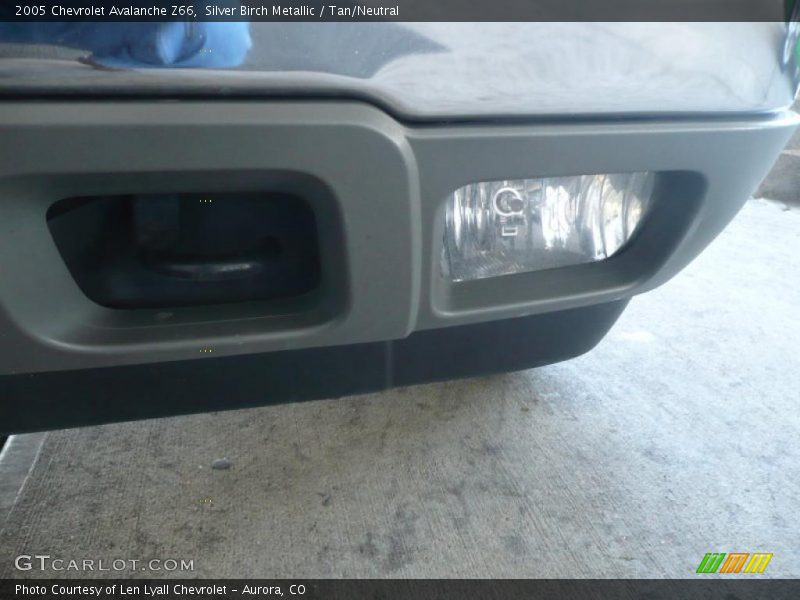 Silver Birch Metallic / Tan/Neutral 2005 Chevrolet Avalanche Z66