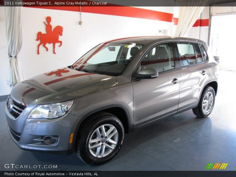 Alpine Gray Metallic / Charcoal 2011 Volkswagen Tiguan S