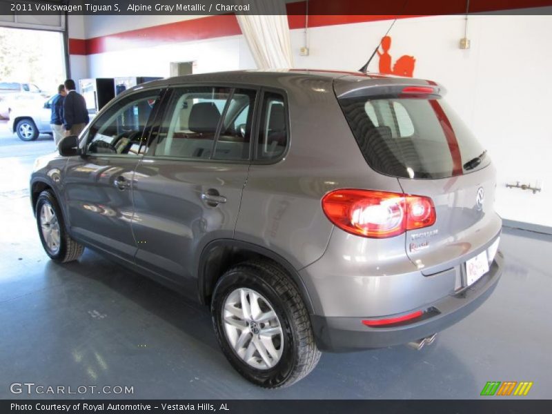 Alpine Gray Metallic / Charcoal 2011 Volkswagen Tiguan S