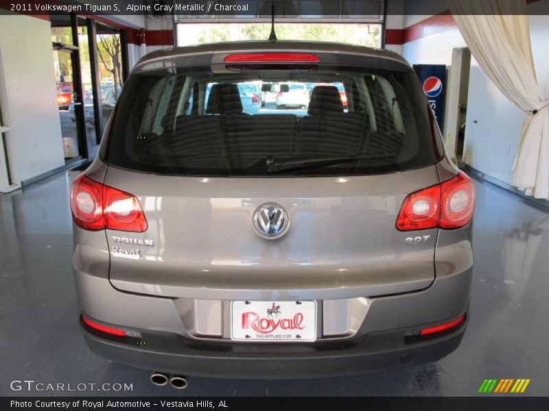 Alpine Gray Metallic / Charcoal 2011 Volkswagen Tiguan S