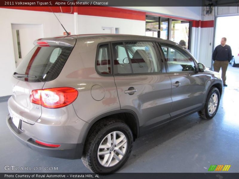Alpine Gray Metallic / Charcoal 2011 Volkswagen Tiguan S