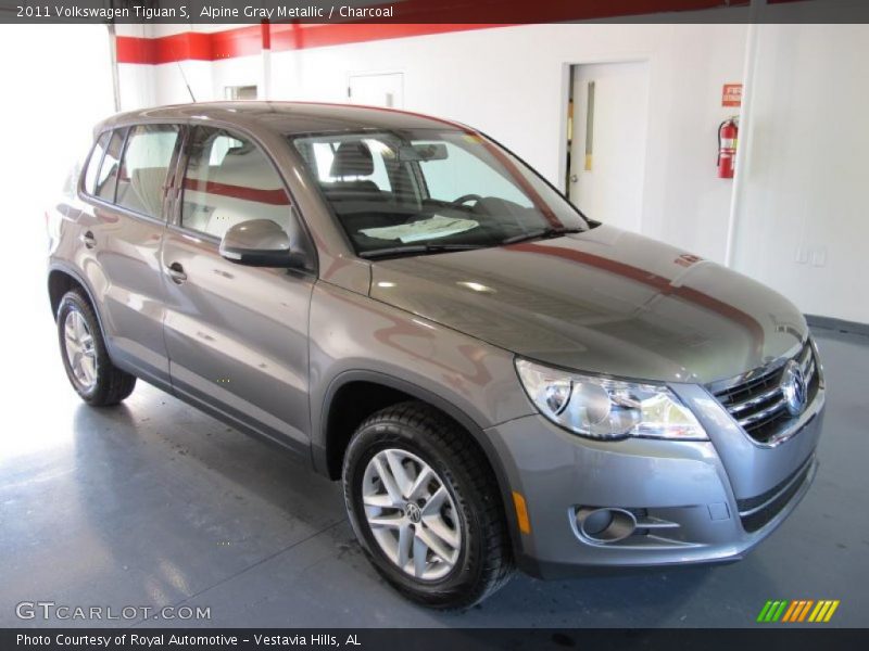 Alpine Gray Metallic / Charcoal 2011 Volkswagen Tiguan S