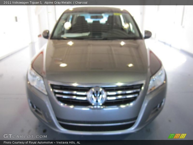 Alpine Gray Metallic / Charcoal 2011 Volkswagen Tiguan S