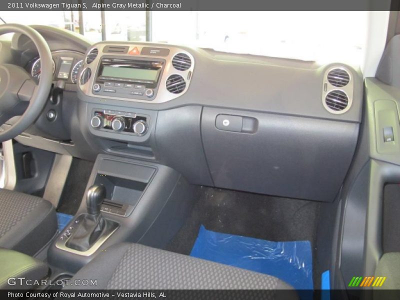 Alpine Gray Metallic / Charcoal 2011 Volkswagen Tiguan S