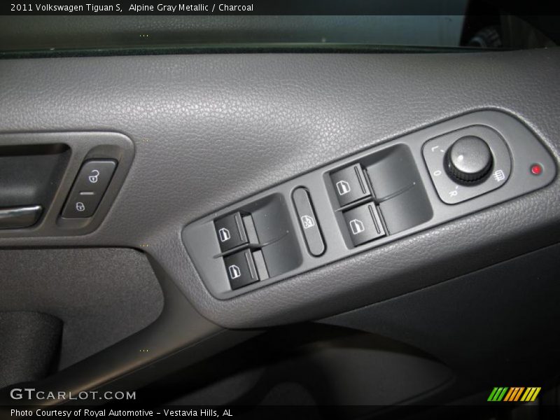 Alpine Gray Metallic / Charcoal 2011 Volkswagen Tiguan S