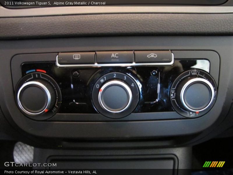 Alpine Gray Metallic / Charcoal 2011 Volkswagen Tiguan S