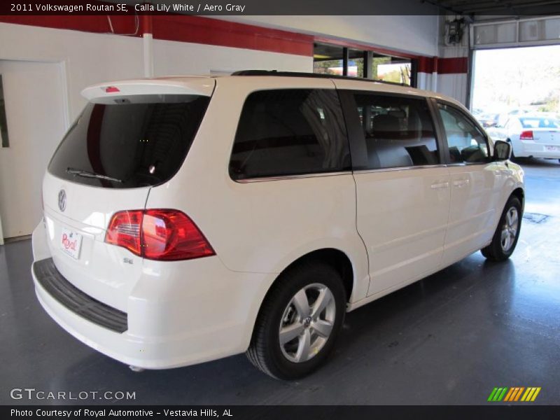 Calla Lily White / Aero Gray 2011 Volkswagen Routan SE