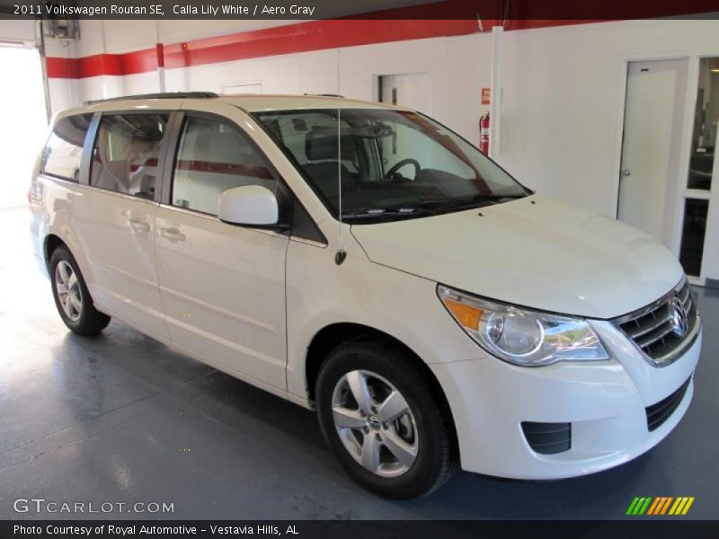 Calla Lily White / Aero Gray 2011 Volkswagen Routan SE