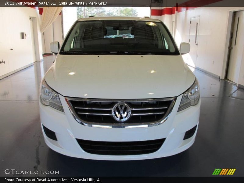 Calla Lily White / Aero Gray 2011 Volkswagen Routan SE
