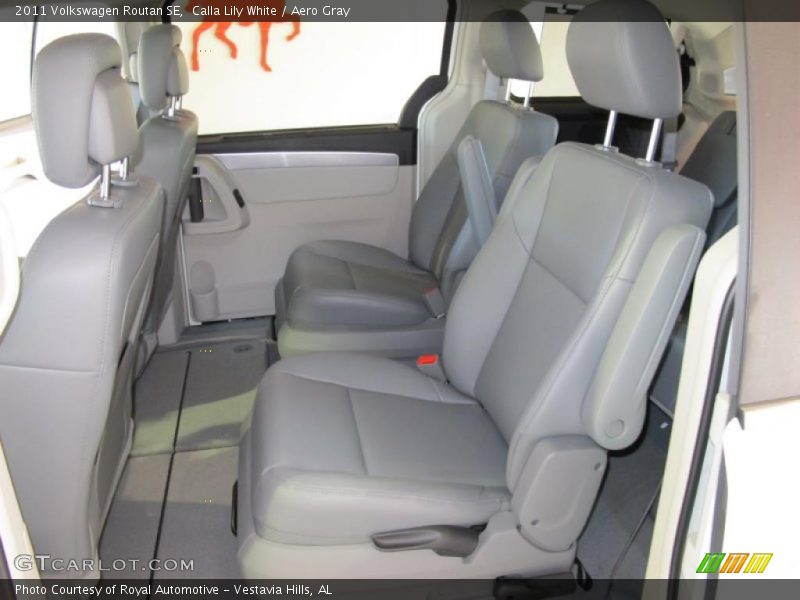  2011 Routan SE Aero Gray Interior