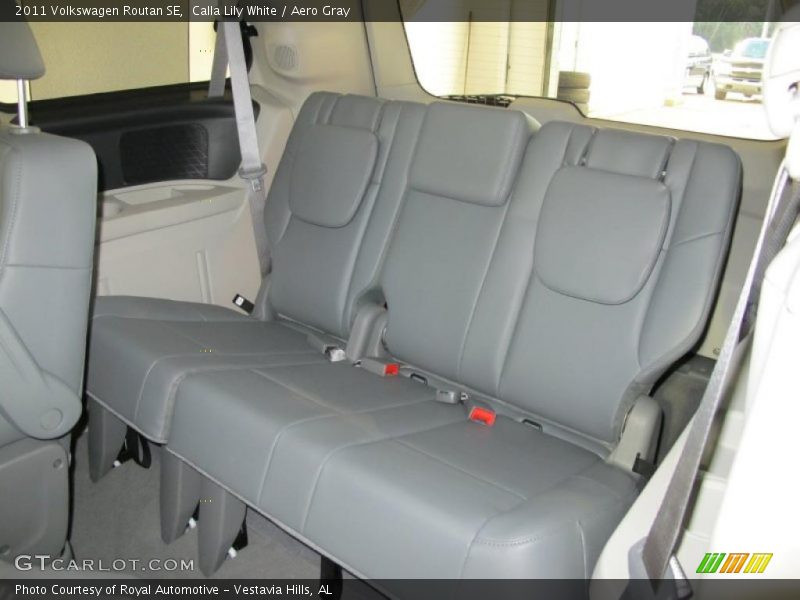  2011 Routan SE Aero Gray Interior