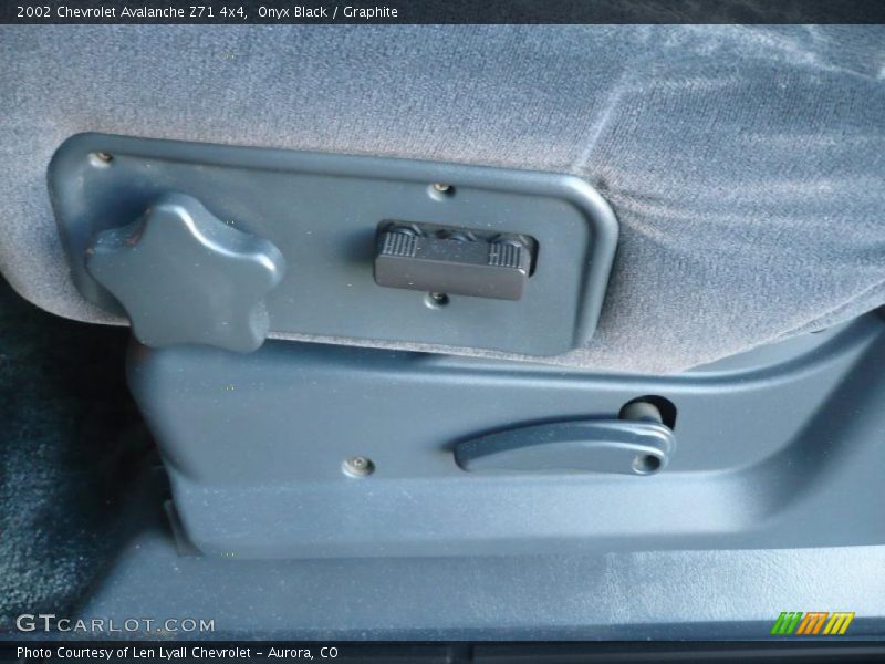 Onyx Black / Graphite 2002 Chevrolet Avalanche Z71 4x4